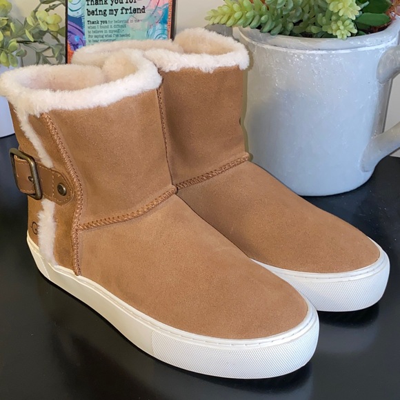 NWOB!! UGG Aika Suede Shearling Lined Boots In Chestnut Size 6 - Picture 2 of 12
